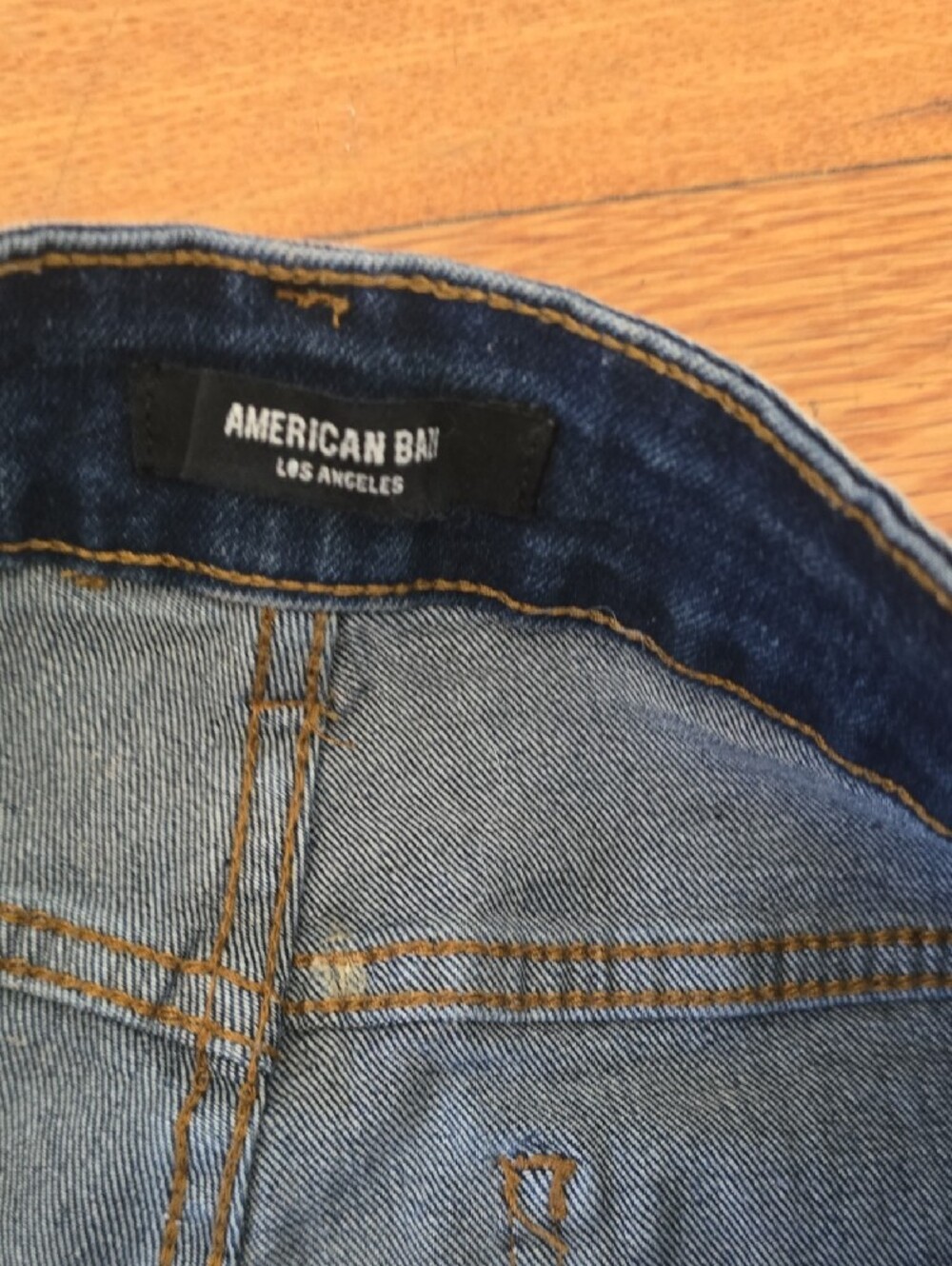Relaxed Cargo Jeans in Faded Blue Denim - Picture 2 of 5